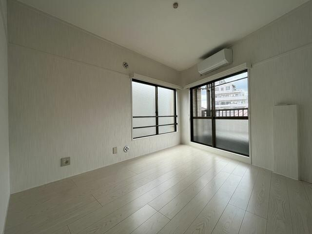 福島ビルの内装