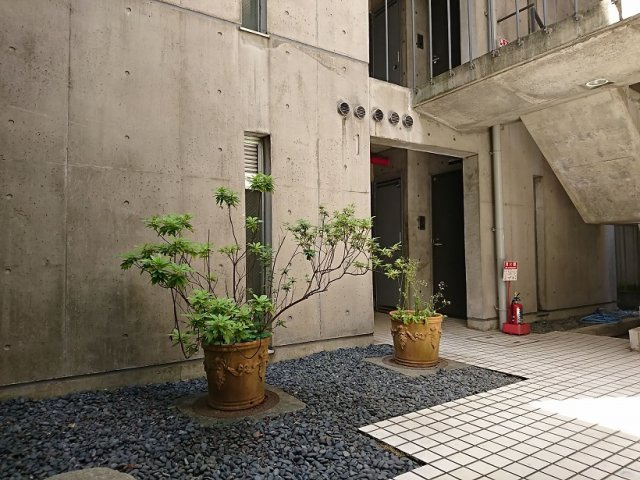 パンブロス２のエントランス|落ち着いたエントランスです。