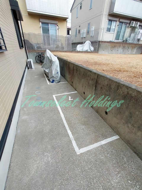 フィオーレ湘南山手　C棟のその他共用部分|バイク置場あり♪