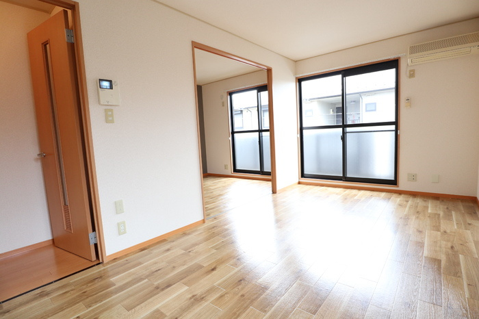 フィオーレ湘南山手　C棟の居間・リビング|陽当たり良好♪