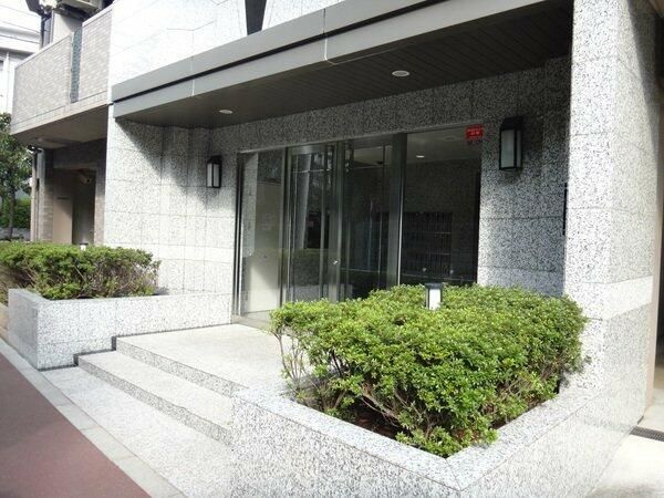 アヴィニティー上板橋のエントランス
