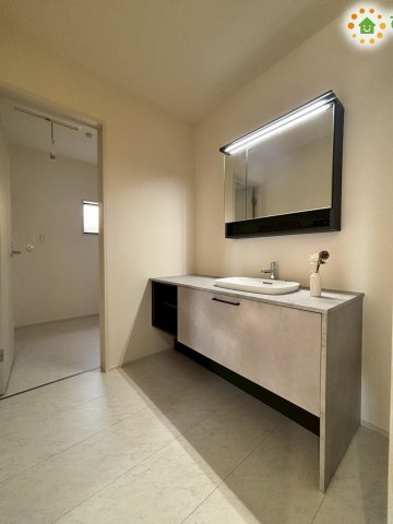熊谷市箱田　第7　新築一戸建て　リーブルガーデン　01の独立洗面台