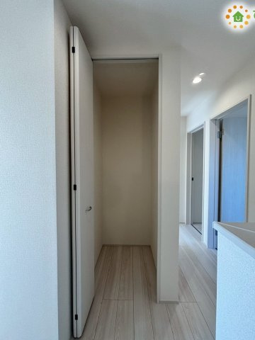 熊谷市箱田　第7　新築一戸建て　リーブルガーデン　01の収納