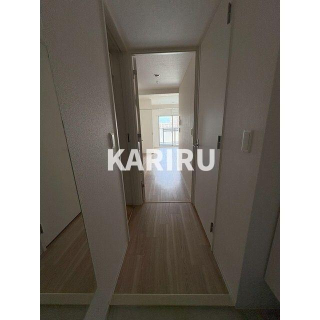 コンフォリア・リヴ淡路町一丁目の玄関