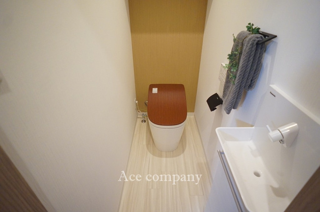 【トイレ】 | 八尾市曙町2丁目 | 2階はお掃除楽々、タンクレストイレです☆
