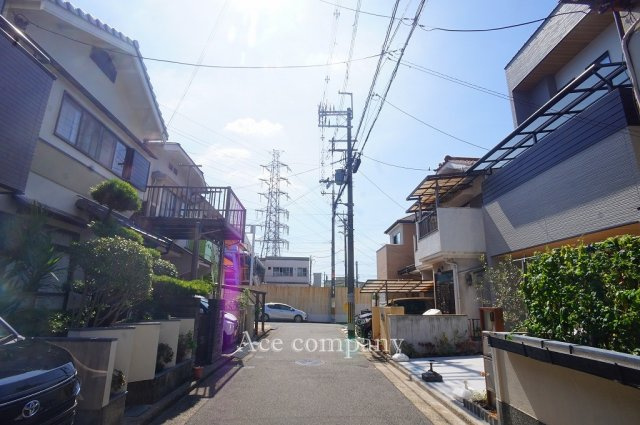 【前面道路含む現地写真】 | 八尾市曙町2丁目 | 【前面道路：幅員約4ｍ】