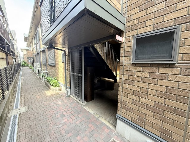 【エントランス】 | ルミエール　B棟