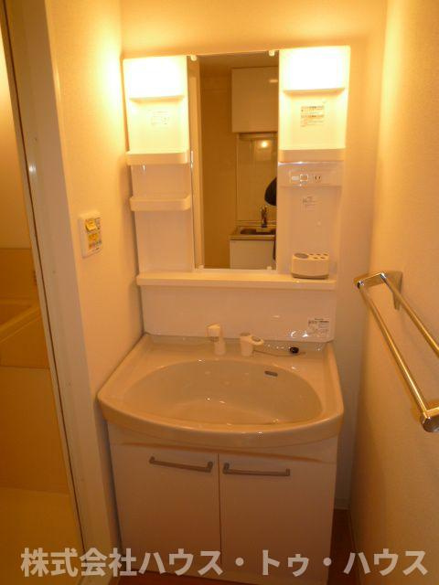 ソフィアガーデンの独立洗面台