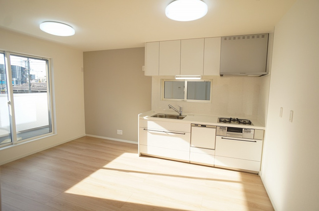 【居間・リビング】 | 平野区長吉六反4丁目 | 【LDK：10帖】全室照明器具付きです☆