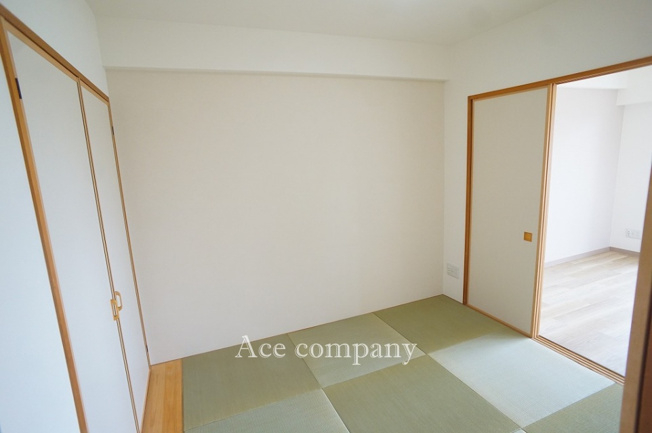 【和室】 | ユニ・アルス平野プレジオ | リビングに繋がる和室は琉球畳を採用しています。