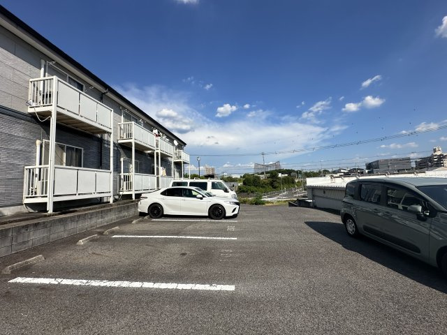 ライトヒルアネックスの駐車場