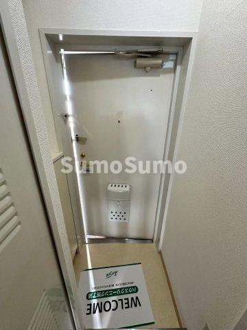 クレスト夙川の玄関