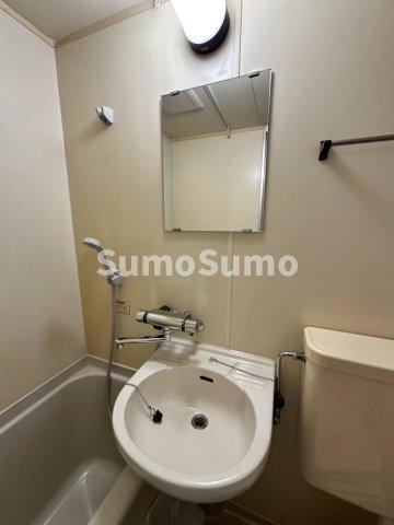 クレスト夙川の洗面所