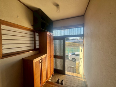 【玄関】 | 川口市差間中古戸建 | 靴箱付きの玄関になります。