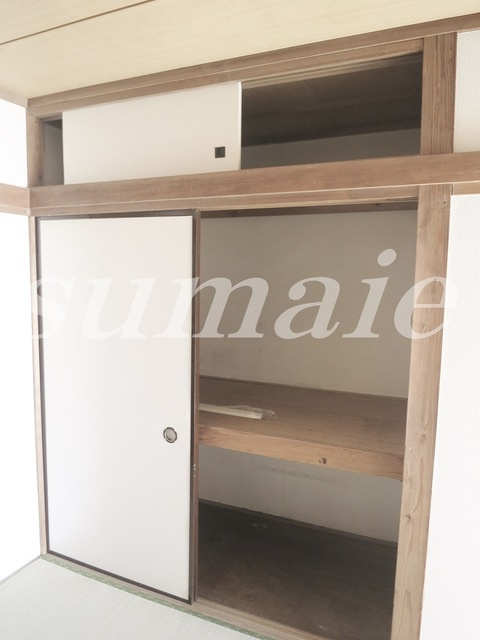 佐久間マンションの収納|大きな押入れです！天袋もついてます！