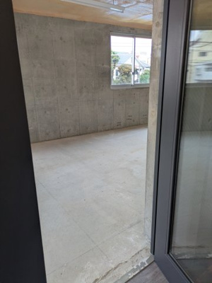 【玄関】 | Fビル | 入口になります。