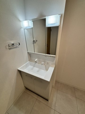 【洗面所】 | 川口市領家三丁目戸建 | 脱衣スペースもあります