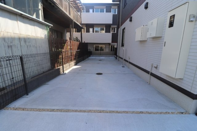 【駐車場】