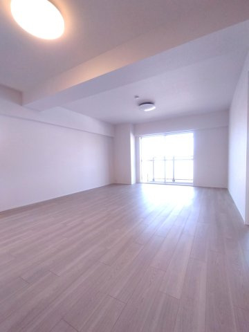 メガロコープ西宮Ⅱ 1号棟の居間・リビング