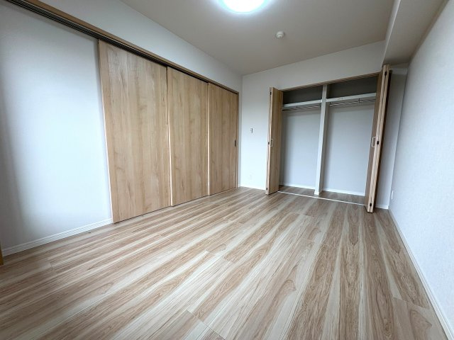朝日プラザ伏見桂川の洋室