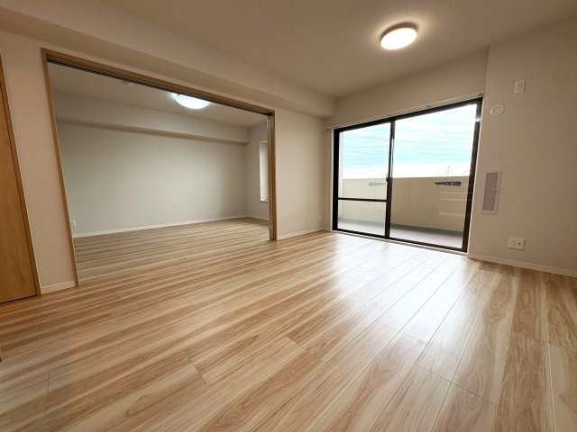 朝日プラザ伏見桂川の洋室