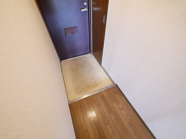 コーポ睦の玄関|明るい玄関です