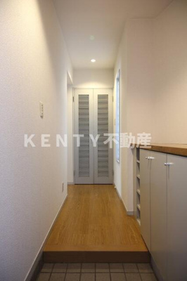 【玄関】 | ニューガイアリルーム田園調布Ｎｏ．５６ | 明るい玄関です