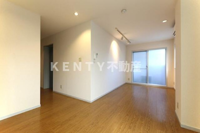 【居間・リビング】 | ニューガイアリルーム田園調布Ｎｏ．５６ | リビングです