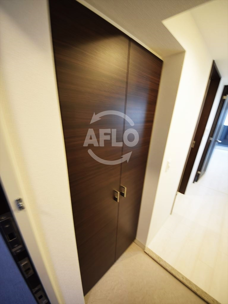 エステムコート難波ＩＶアトリの玄関|下駄箱