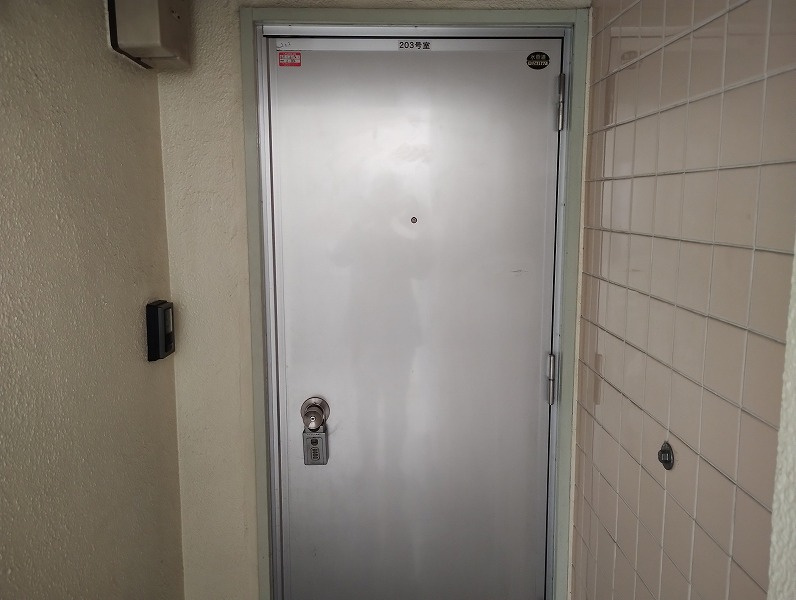 収納もある玄関です