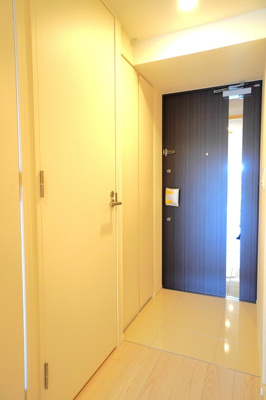 【玄関】 | Ｂｒｉｌｌｉａ　ｉｓｔ　上野稲荷町 | ※写真は同タイプ住戸です。