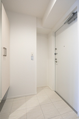 【玄関】 | グロリアス西荻窪 | ※写真は同タイプ住戸です。