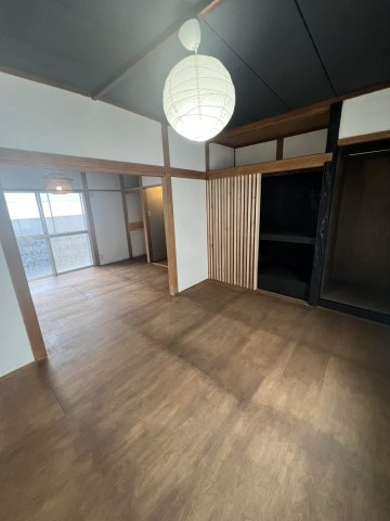 深江本町貸家の洋室