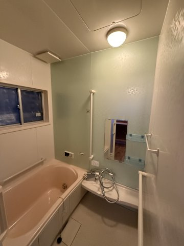 深江本町貸家の浴室