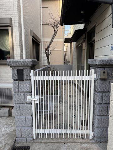 深江本町貸家の玄関