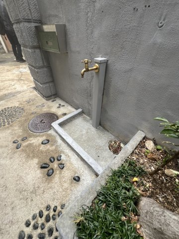 深江本町貸家の庭