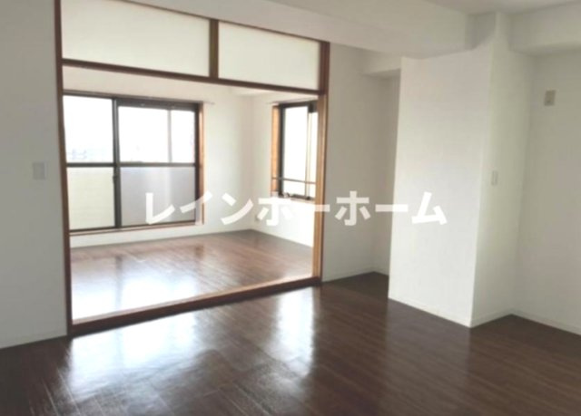 フォレストコート四ツ木の居間・リビング