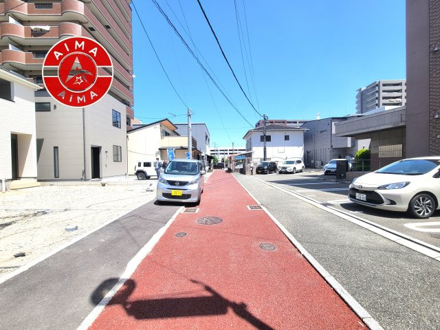 古賀市天神1丁目第9-2棟（2号棟）の前面道路含む現地写真|前面道路です。
