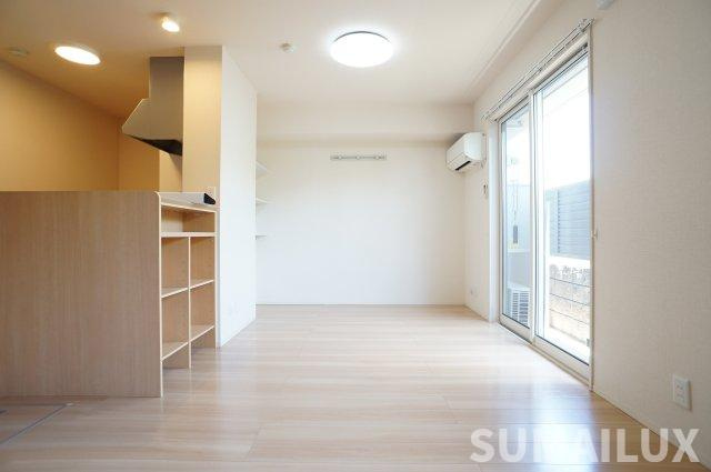 熊本市東区長嶺東５丁目のアパートの居間・リビング