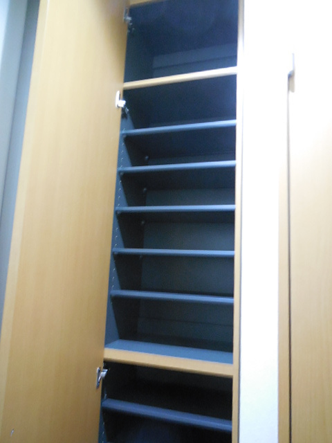 メゾン　ド　マリの収納|玄関収納