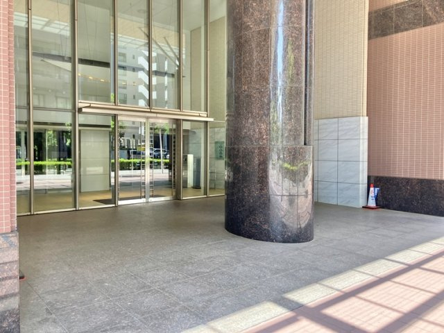 オーベルタワー川口コラージュのエントランス