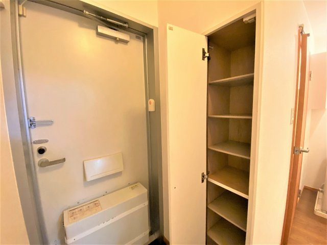 レオパレスＭＯＯＮの玄関|設備・仕様は号室により異なる為、現況を優先します。