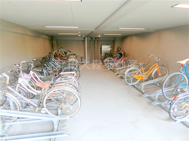 ルーブル多摩川南六郷のその他共用部分|屋根付き無料駐輪場　1Kは1台　2DKは2台　