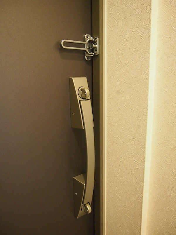 ルーブル多摩川南六郷の設備|上下ダブルロックの玄関