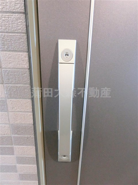 ルーブル多摩川南六郷の玄関|上下ダブルロックの玄関