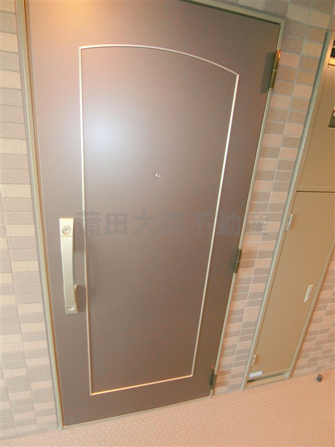ルーブル多摩川南六郷の玄関