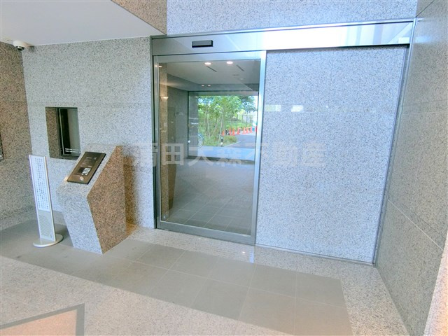 ルーブル多摩川南六郷のエントランス