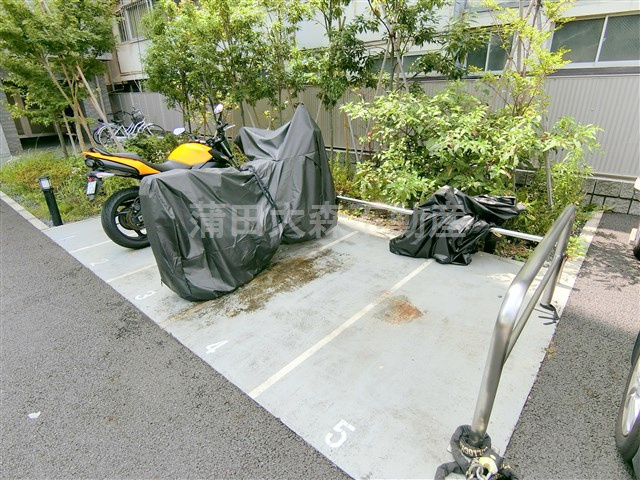 ルーブル多摩川南六郷のその他共用部分|バイク置き場　90cc以下3.000円　90cc以上5.000円　空き状況はお問合せ下さい。