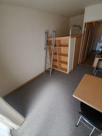 レオパレス新栄の居間・リビング