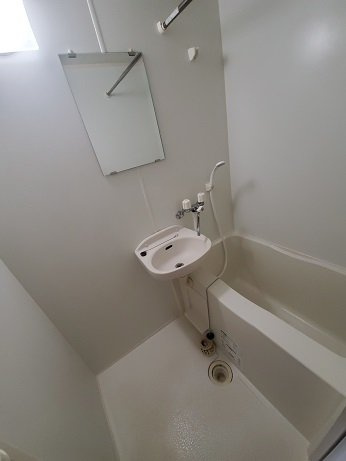 レオパレス新栄の浴室